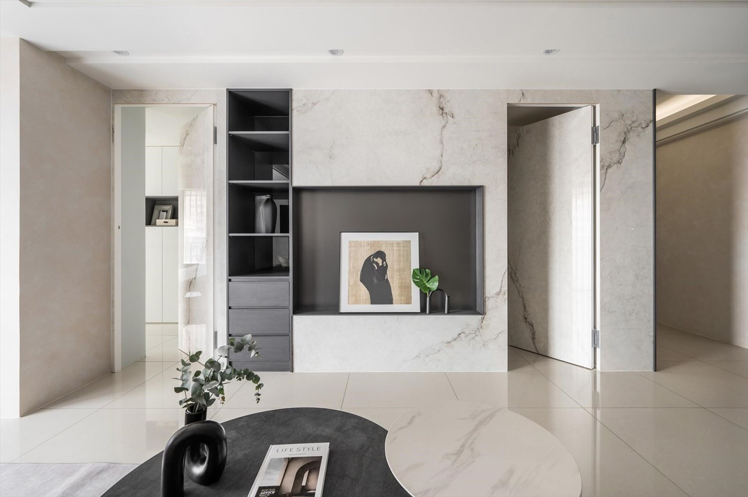 電視牆設計案例 10 – 大理石牆面搭配系統櫃